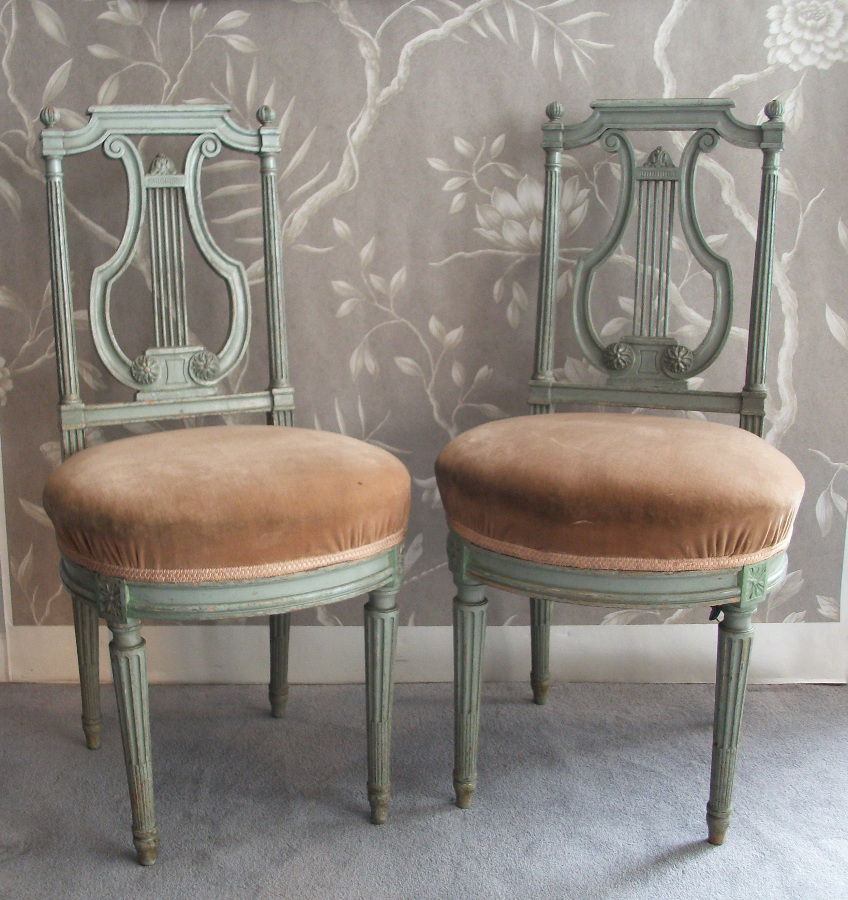 A PAIR OF NEOCLASSICAL FRENCH GREY LYRE BACK CHAIRS
